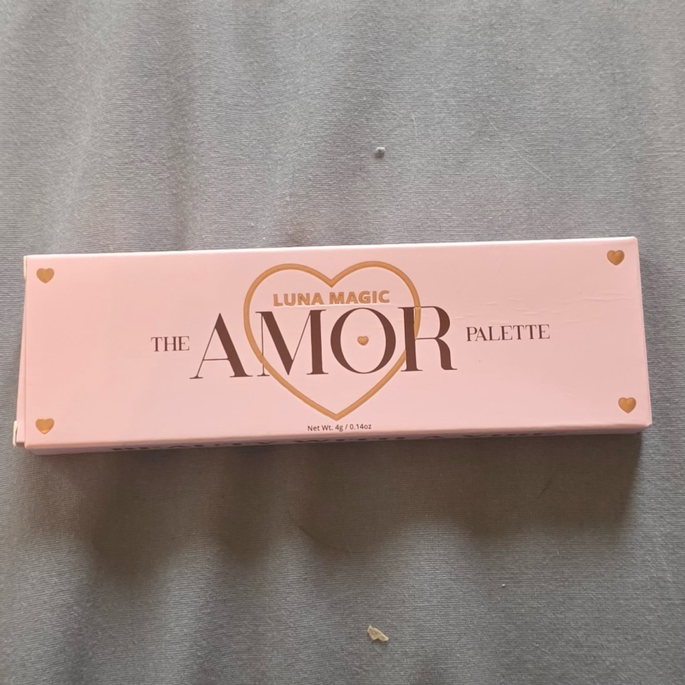 Luna Magic Amor Eyeshadow Palette - Pink and Gold